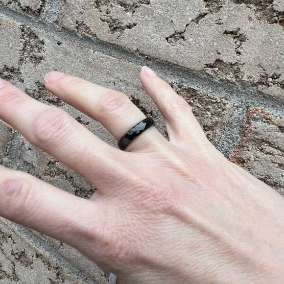 4MM BLACK DIAMOND FACETED TUNGSTEN CARBIDE RING - Picture 7 of 9